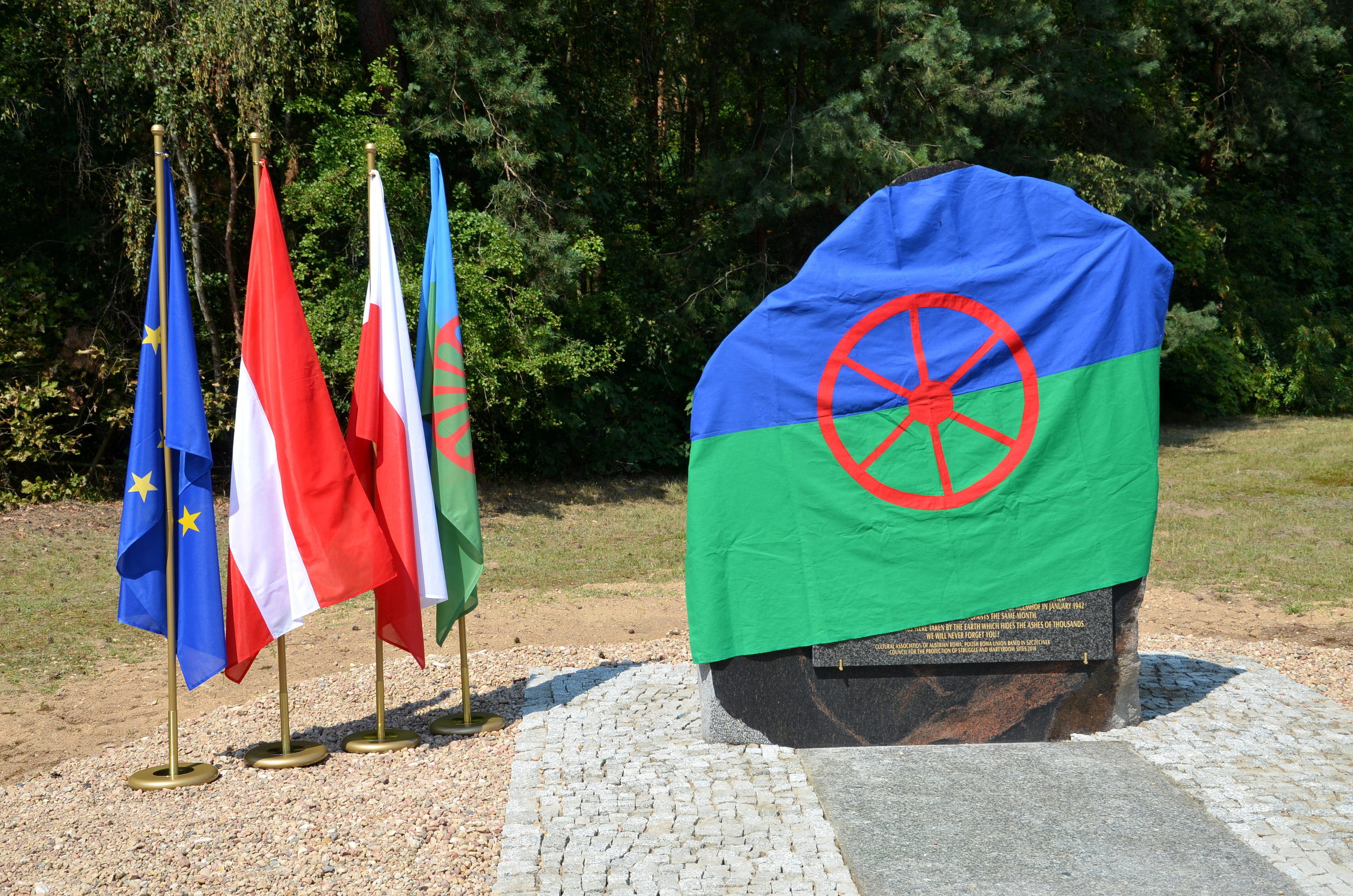 Pomnik pamięci zamordowanych Romów i Sintii